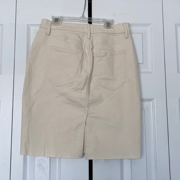 🏷 Banana Republic Raw Edge Denim Pencil Skirt 🏷 - Picture 7 of 13